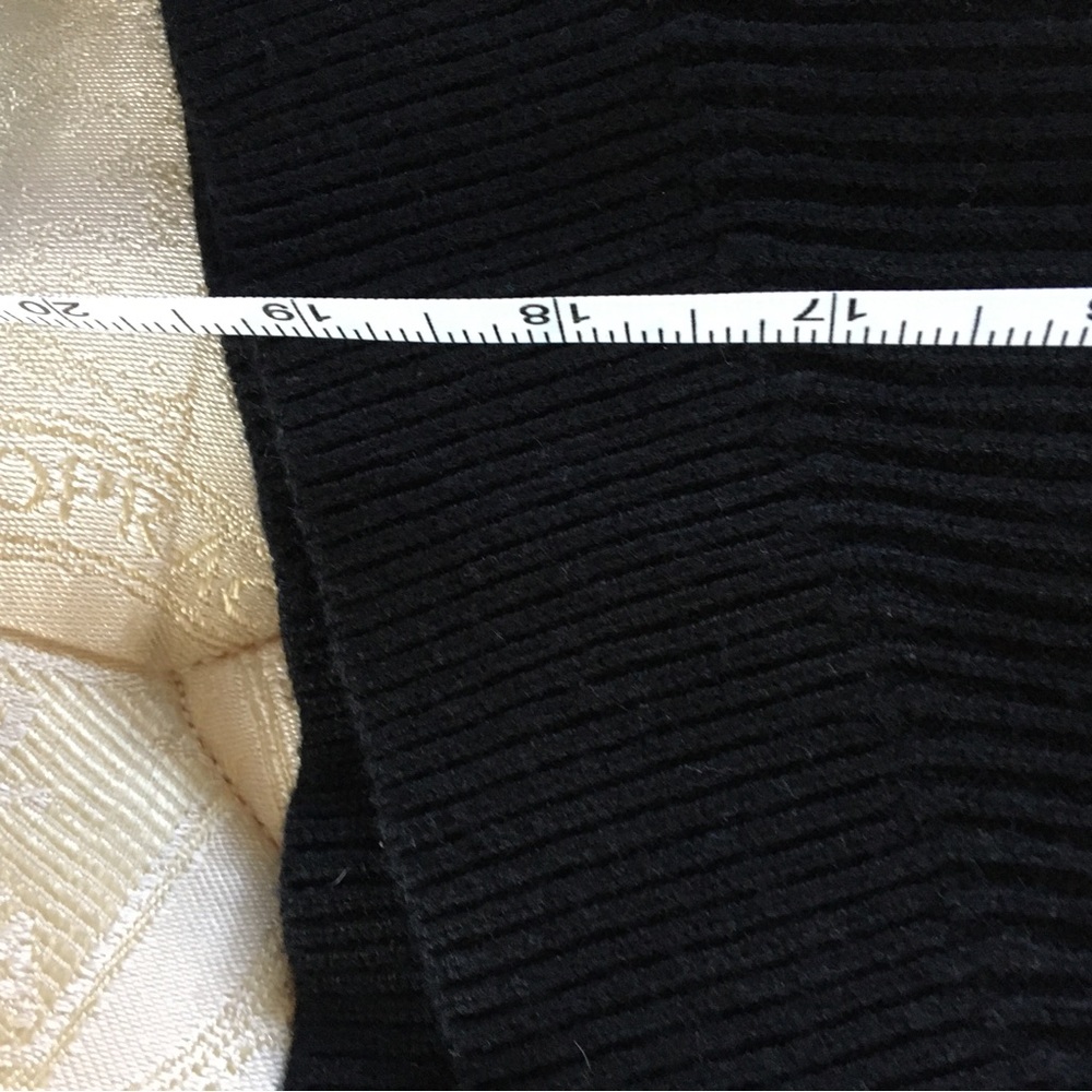 lululemon | black knit crop sweater, so comfy! - Picture 12 of 12